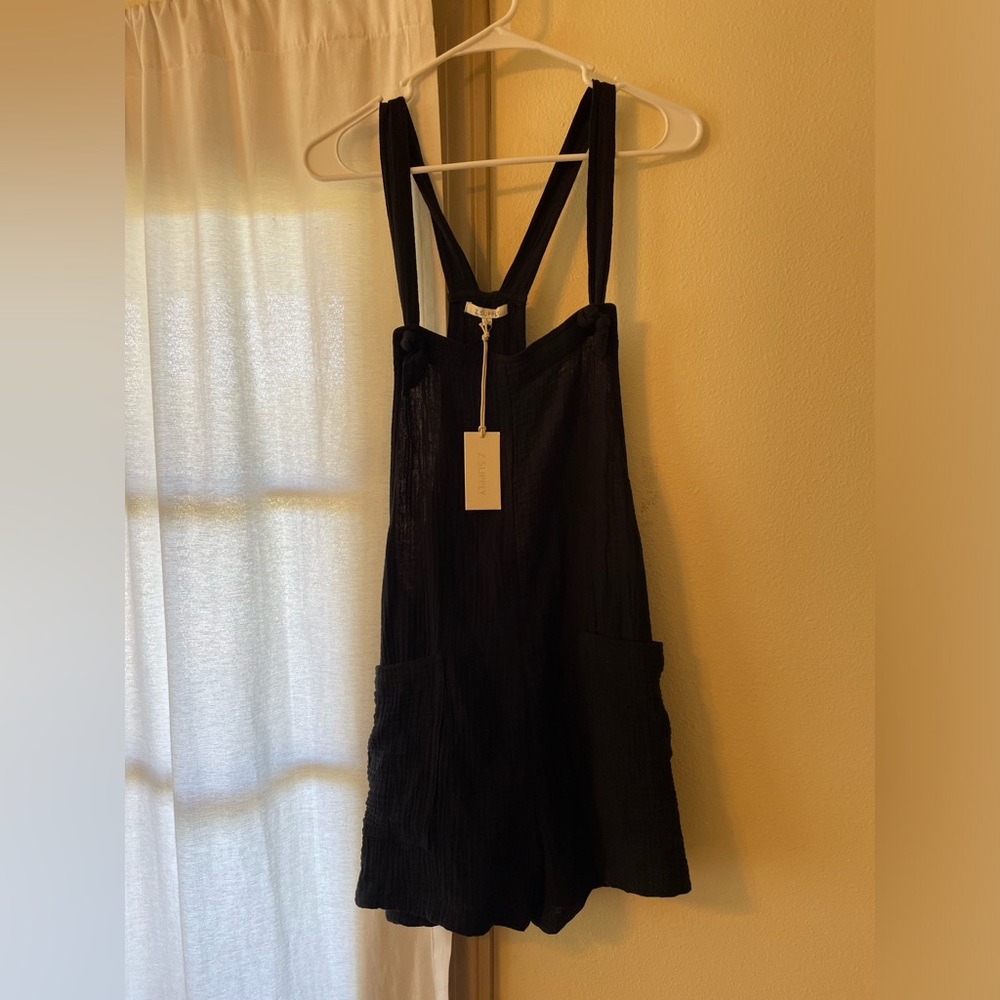 New Z Supply black overall shorts with pockets